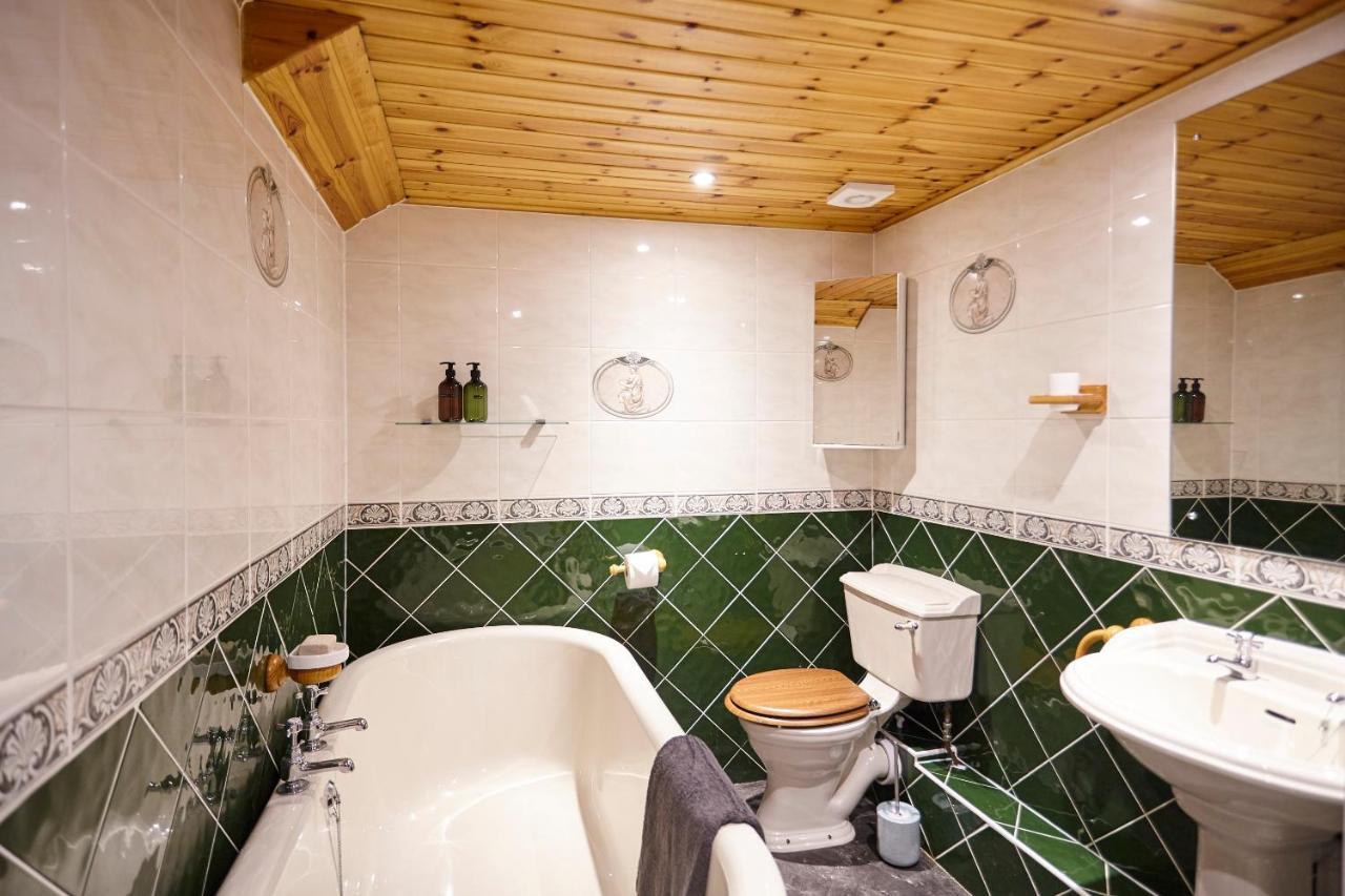 Stylish Private Flat Near St. Andrews Golf Course Apartment คูพาร์ ภายนอก รูปภาพ
