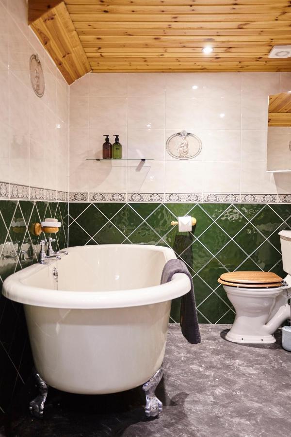 Stylish Private Flat Near St. Andrews Golf Course Apartment คูพาร์ ภายนอก รูปภาพ